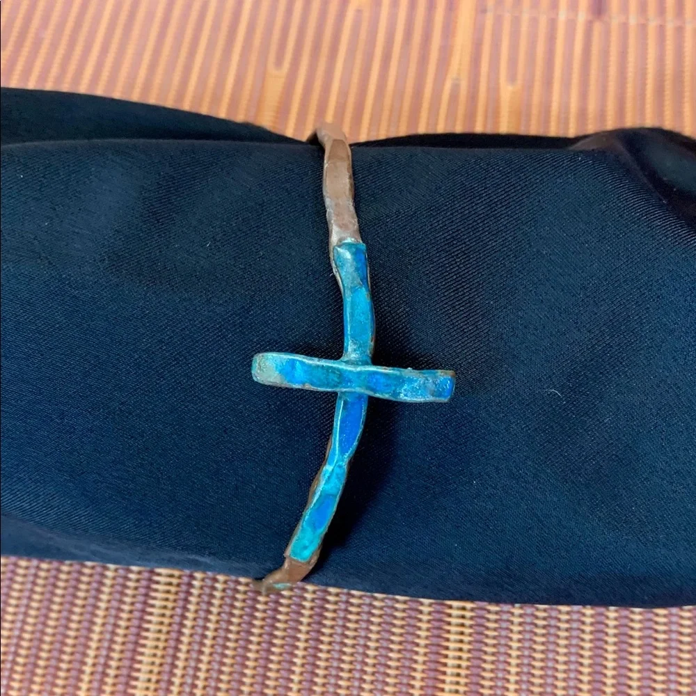 Unique Hammered Cross bracelet in turquoise and copper._3